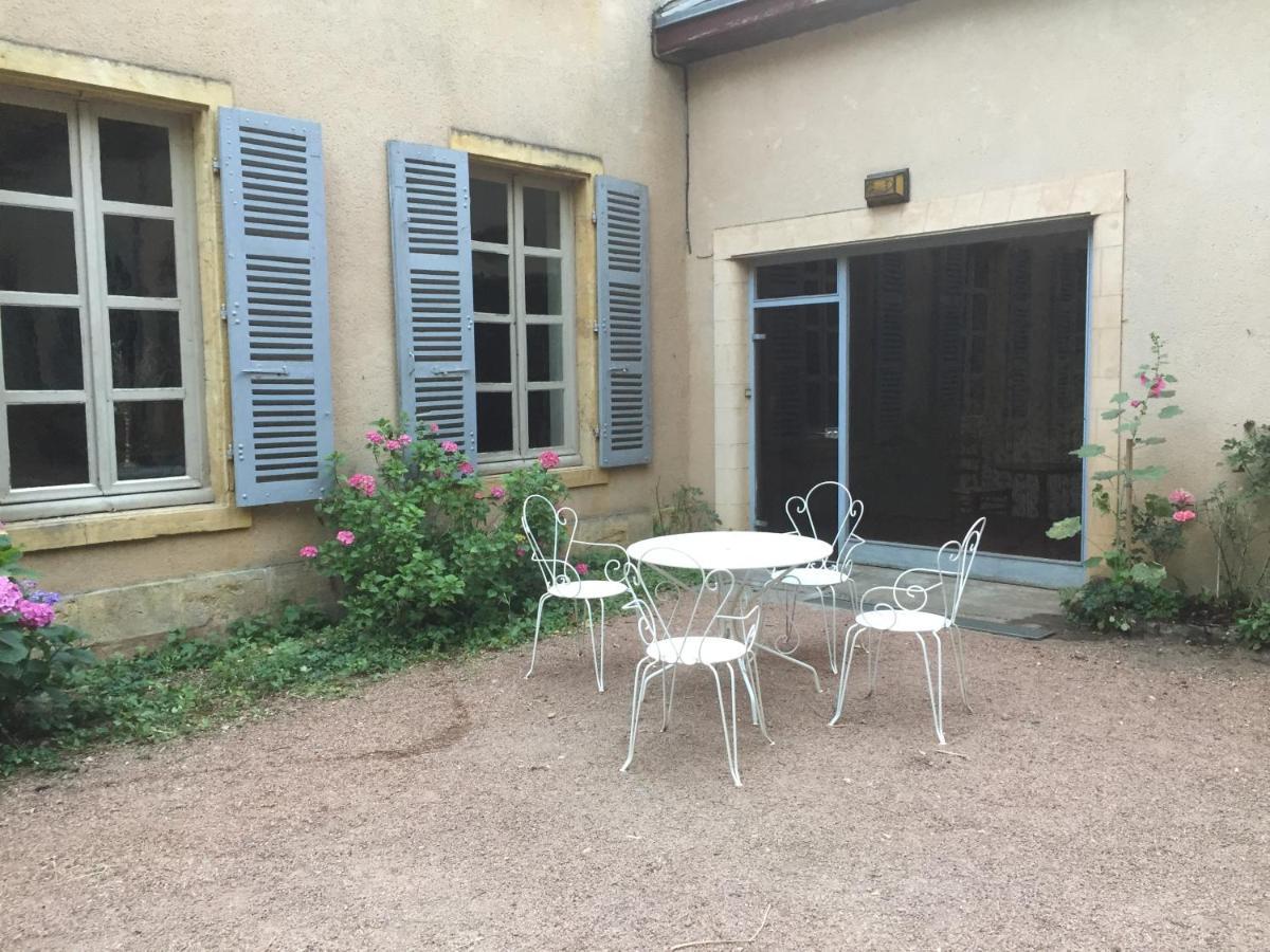 La Maison Des Peres Charolles Exterior photo